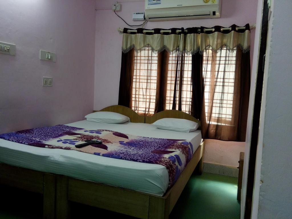 Elegant Guest House Bangalore Room photo